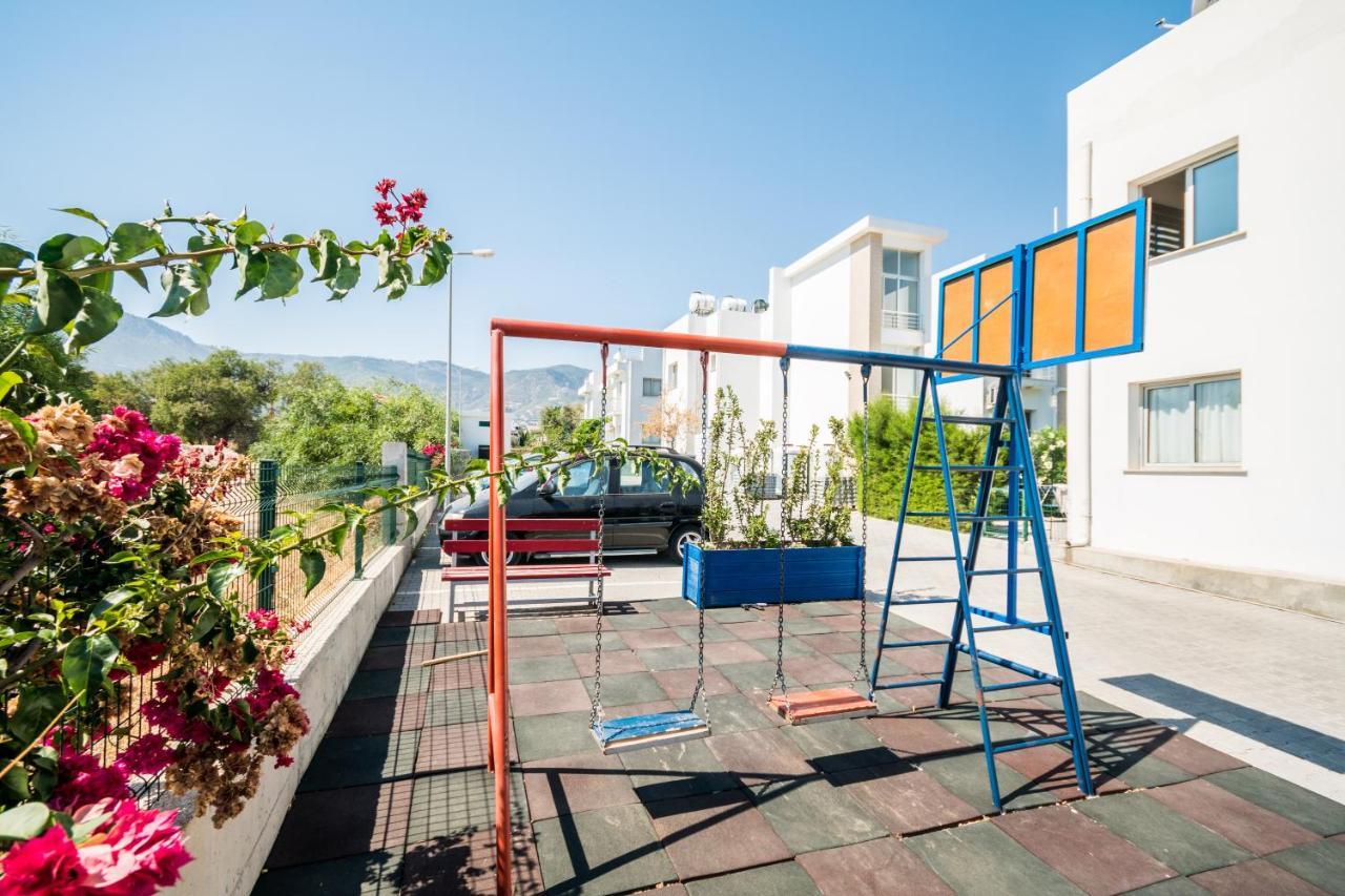 Amazing Two-Bedroom Apartment In Residence Lukomorye D1 With Private Garden Karavas  Dış mekan fotoğraf