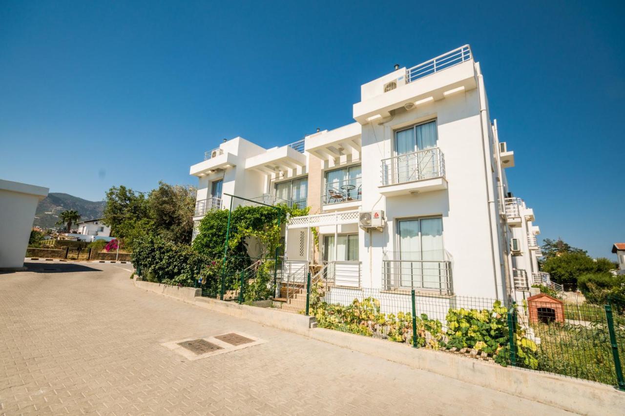 Amazing Two-Bedroom Apartment In Residence Lukomorye D1 With Private Garden Karavas  Dış mekan fotoğraf