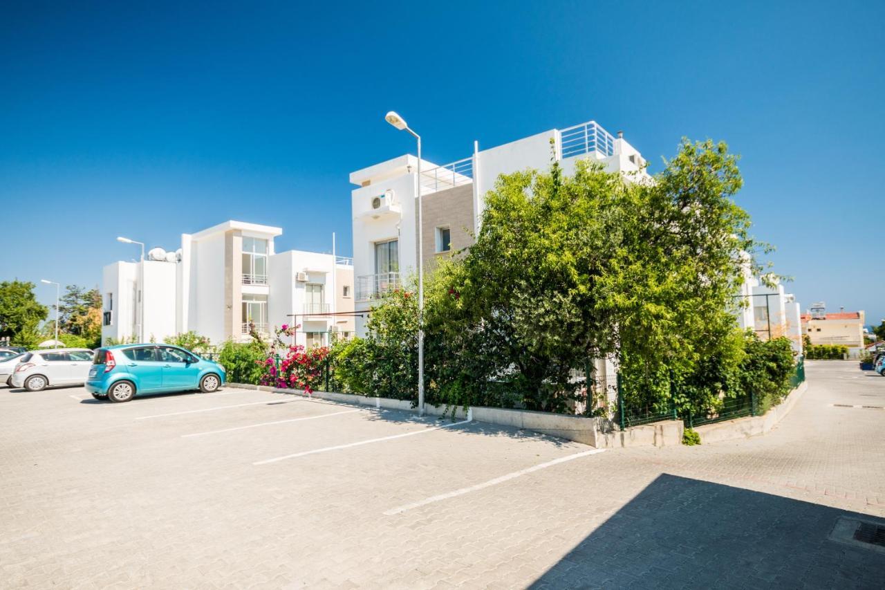 Amazing Two-Bedroom Apartment In Residence Lukomorye D1 With Private Garden Karavas  Dış mekan fotoğraf